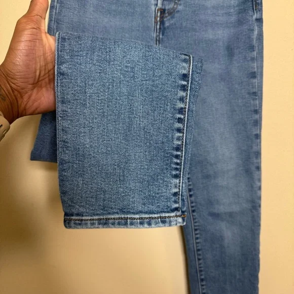 Levi’s Wedgie Straight Jeans - Picture 7 of 13